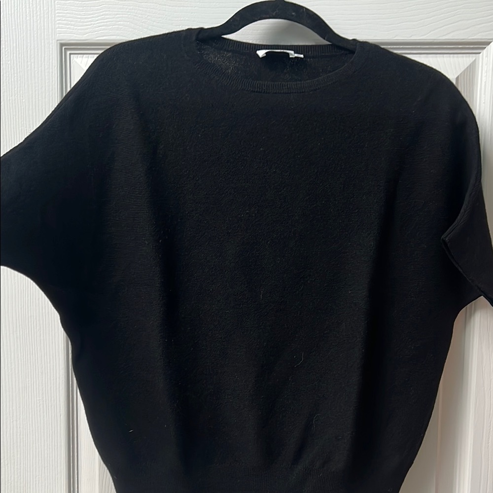 The Reset Classic Black Crewneck Sweater s/m